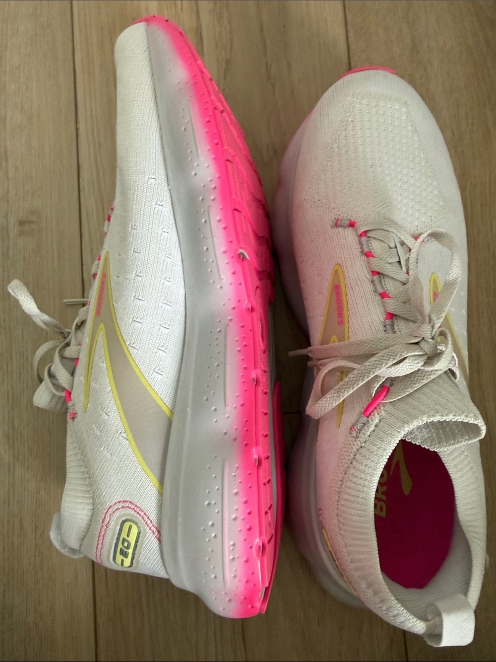 Brooks Women's White Running Shoes with Pink Accent - Picture 4 of 5